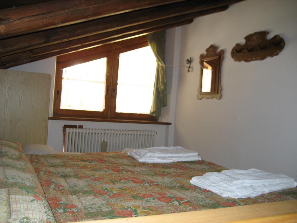 Apartamento Casa Martini Mezzana  Habitación foto